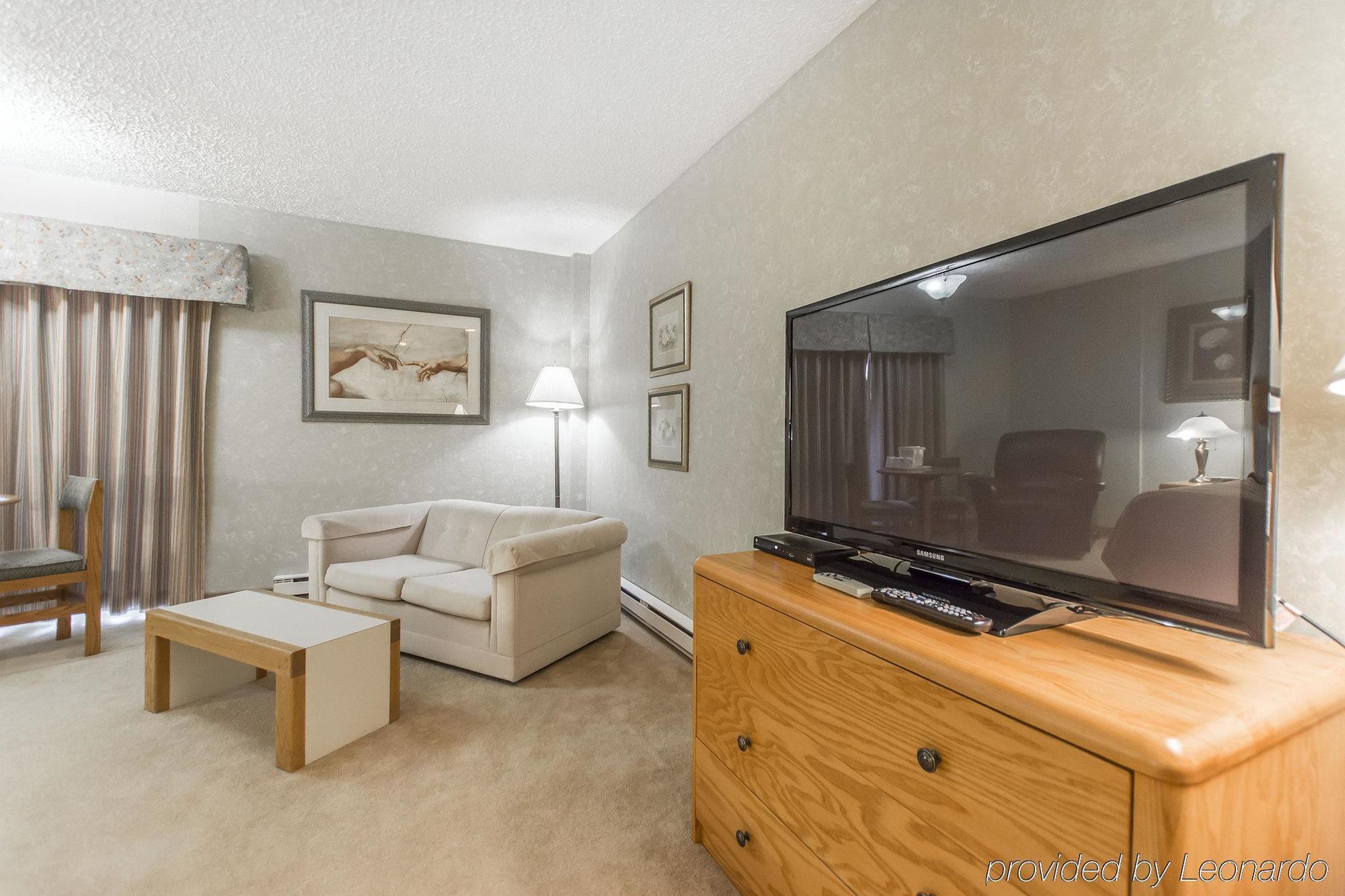 Rodeway Inn Grand Falls Bagian luar foto